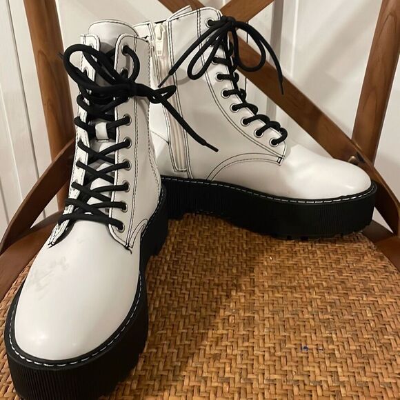 Divided NWOB white platform lace up combat boots size 39 - Picture 11 of 11